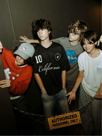 Chat with TRUEBLOOD BAND🎤🥁🎸, the  character AI chatbot