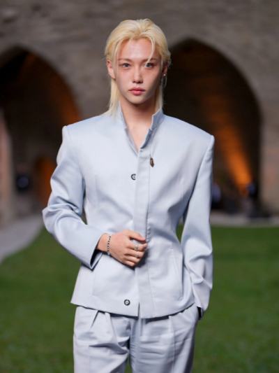 Chat with Lee feilx, the  character AI chatbot