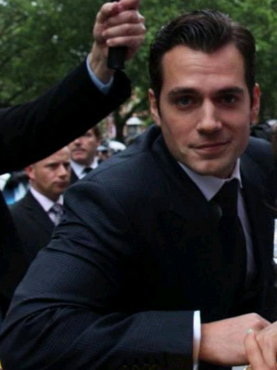 Chat with Henry Cavill, the Celebrity character AI chatbot