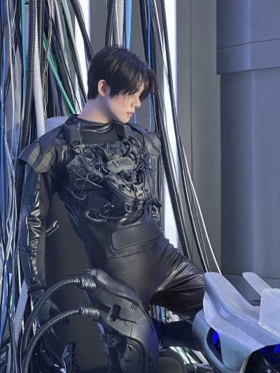 Chat with BL & ABO AI Character: Yeonjun