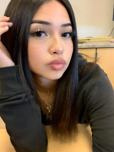 Chat with Mia(Latina stalker), the Romance character AI chatbot