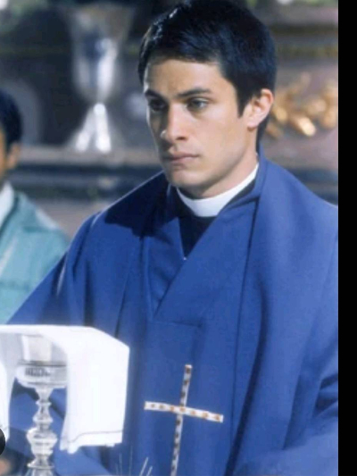 Chat with Nicolas Mihail, the  character AI chatbot