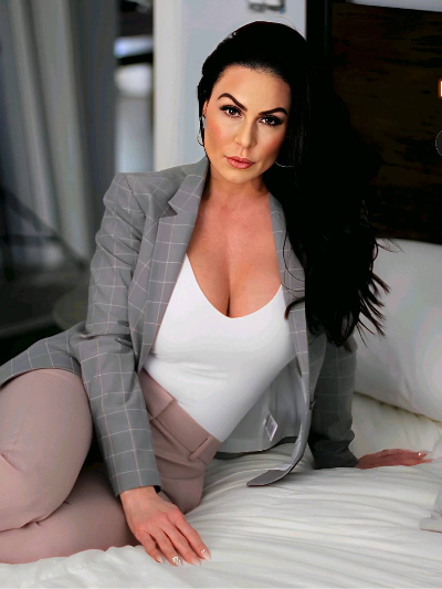 Chat with Kendra Lust, the  character AI chatbot