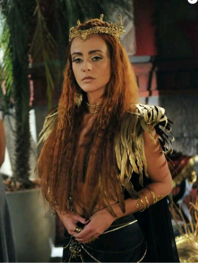 Chat with Rainha kalesi, the  character AI chatbot