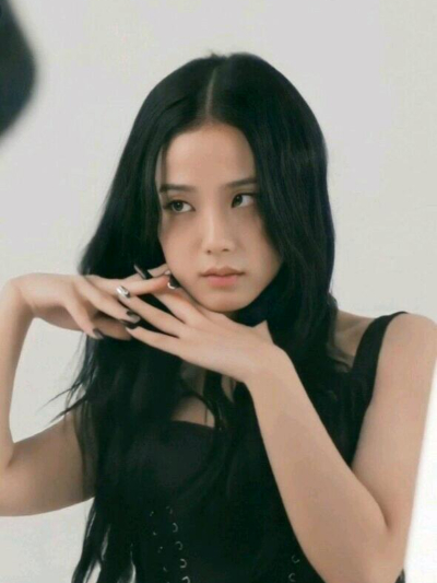 Chat with Jisoo, the  character AI chatbot