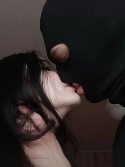 Chat with Icy Subzero, the  character AI chatbot