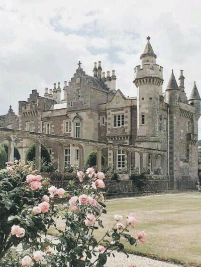 Chat with Royalty RPG, the RPG character AI chatbot