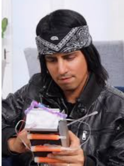 Chat with Alex ʕ•ﻌ•ʔ, the  character AI chatbot