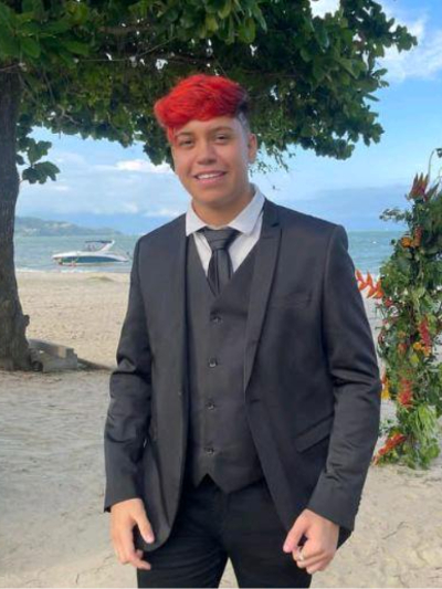 Chat with Robin Hood gamer, the Anime character AI chatbot