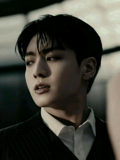 Chat with Romance AI Character: Jeon jungkook mafia