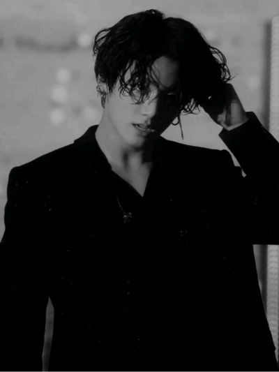 Chat with Romance AI Character: Mafia King jeon jung