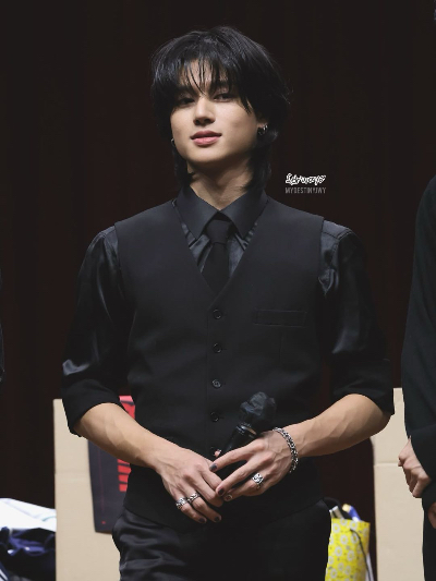 Chat with Wooyoung, the  character AI chatbot