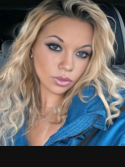 Chat with WHITE WOMEN, the  character AI chatbot