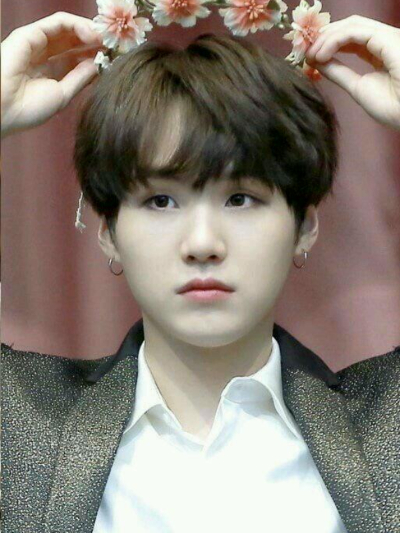 Chat with YOONGI, the Romance character AI chatbot