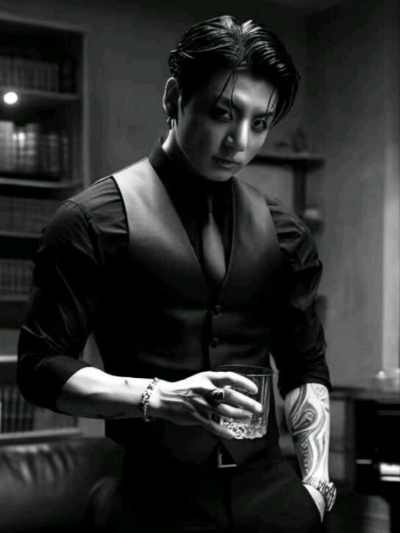 Chat with Helpers AI Character: Mafia King jungkook