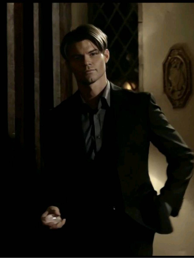 Chat with elijah mikaelson, the Movie & TV character AI chatbot