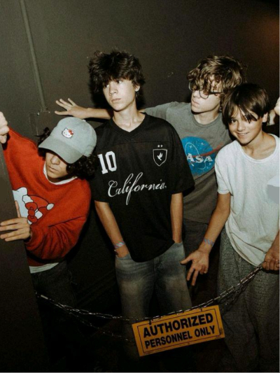 Chat with TRUEBLOOD BAND🎤🥁🎸, the Anime character AI chatbot