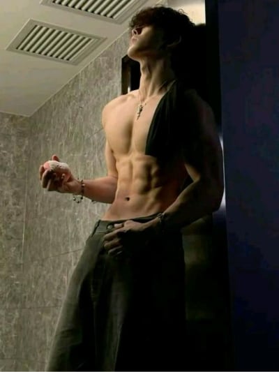 Chat with Noah, the Trends character AI chatbot