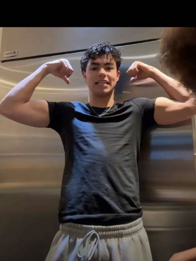 Chat with Malachi Barton, the Romance character AI chatbot