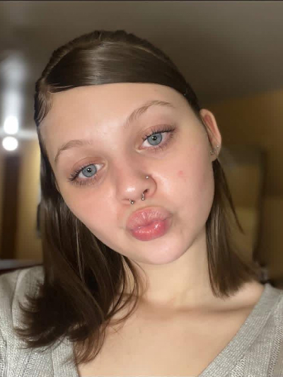 Chat with Malory Sluder, the  character AI chatbot