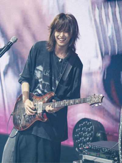 Chat with Junhan, the Romance character AI chatbot