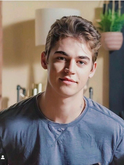 Chat with Logan Alencar, the Romance character AI chatbot