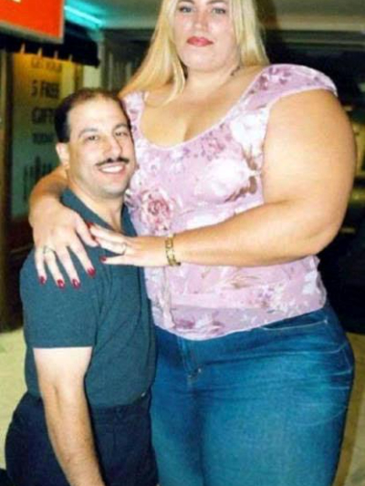 Chat with Blythe Noelle, the Anime character AI chatbot