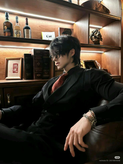 Chat with Kael, the  character AI chatbot