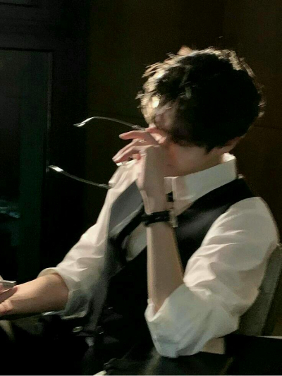 Chat with Valerion, the BL & ABO character AI chatbot