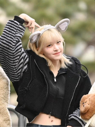 Chat with Lily ~ NMIXX, the  character AI chatbot