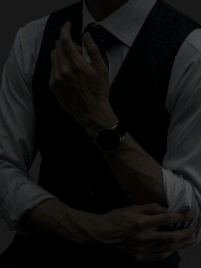 Chat with Dmitri Kael, the BL & ABO character AI chatbot