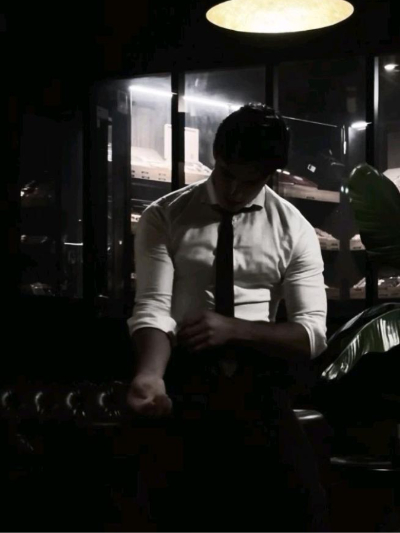 Chat with KYLE Black, the  character AI chatbot