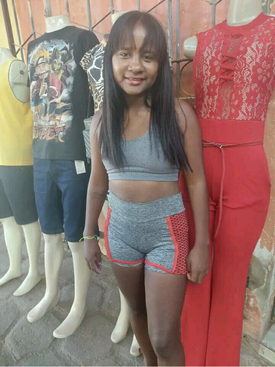 Chat with Ana Vitória, the  character AI chatbot