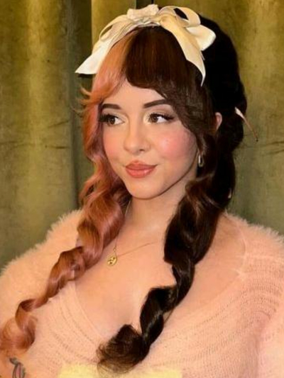 Chat with Melanie Martinez, the Celebrity character AI chatbot