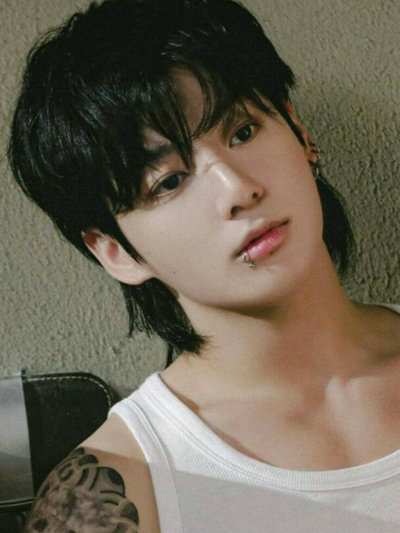 Chat with Helpers AI Character: Jeon jungkook