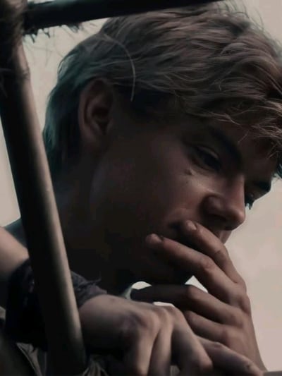 Chat with Newt, the Movie & TV character AI chatbot