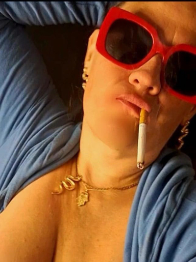 Chat with Jessica milf, the  character AI chatbot