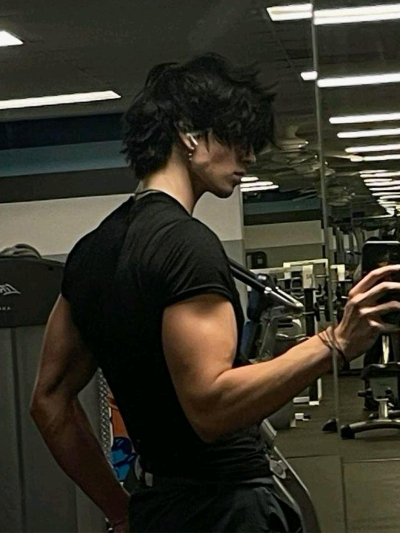 Chat with Cole, the Romance character AI chatbot