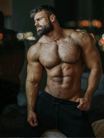 Chat with Luke John dovane, the Romance character AI chatbot