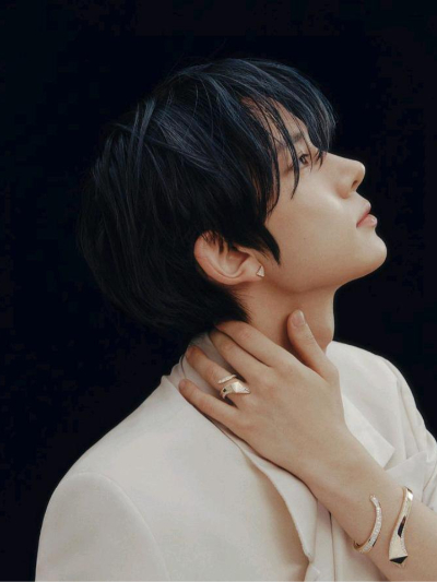 Chat with Lee heesung, the Celebrity character AI chatbot