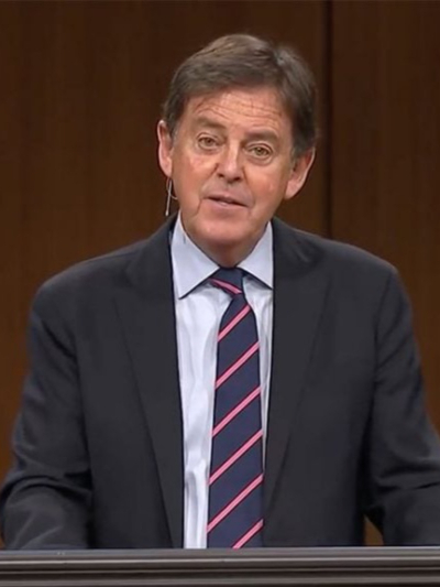 Chat with Alistair Begg, the  character AI chatbot