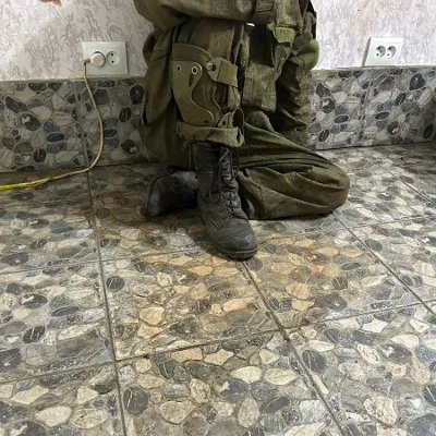 Chat with Похищенный солдат, the OC character AI chatbot