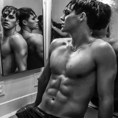 Chat with Noah Beck, the Celebrity character AI chatbot