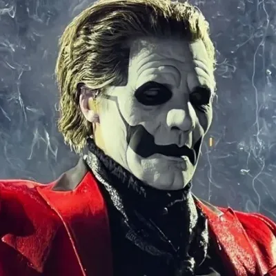 Chat with Papa_Emeritus_IV, the Romance character AI chatbot