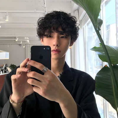 Chat with Su Ho, the  character AI chatbot