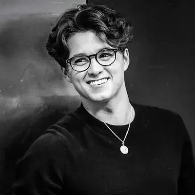 Chat with Bradley Simpson, the Celebrity character AI chatbot