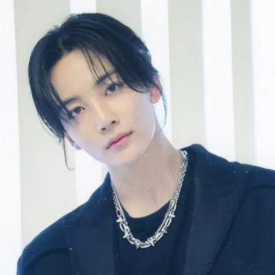 Chat with Jeonghan, the Celebrity character AI chatbot