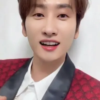 Chat with Eunhyuk, the Celebrity character AI chatbot