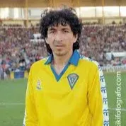 Chat with El Magico Gonzales, the  character AI chatbot