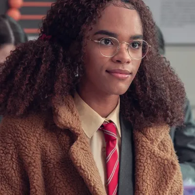 Chat with Elle Argent, the  character AI chatbot